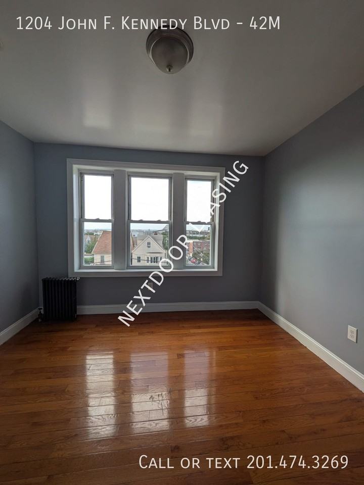 1204 John F Kennedy Blvd #42M - Photo 7 of 8