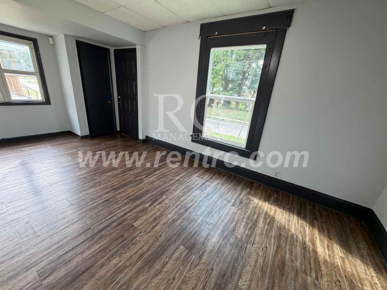 835 Johnson St - Photo 6 of 13