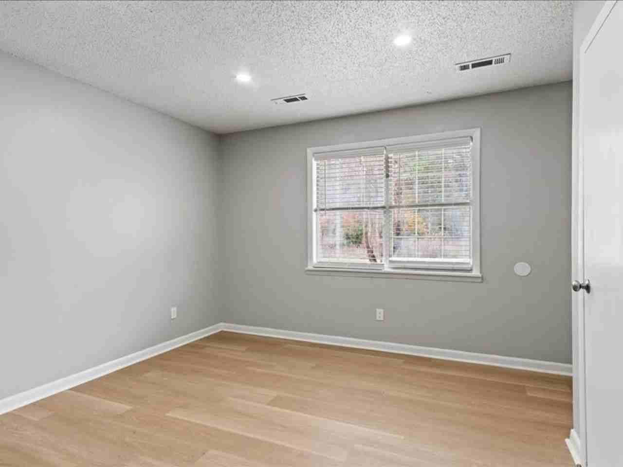 501 Swan Dr #614 - Photo 7 of 41