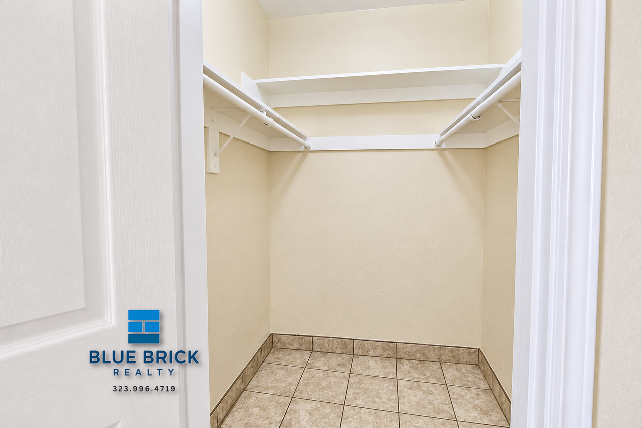 20414 Cohasset St #9 - Photo 7 of 9