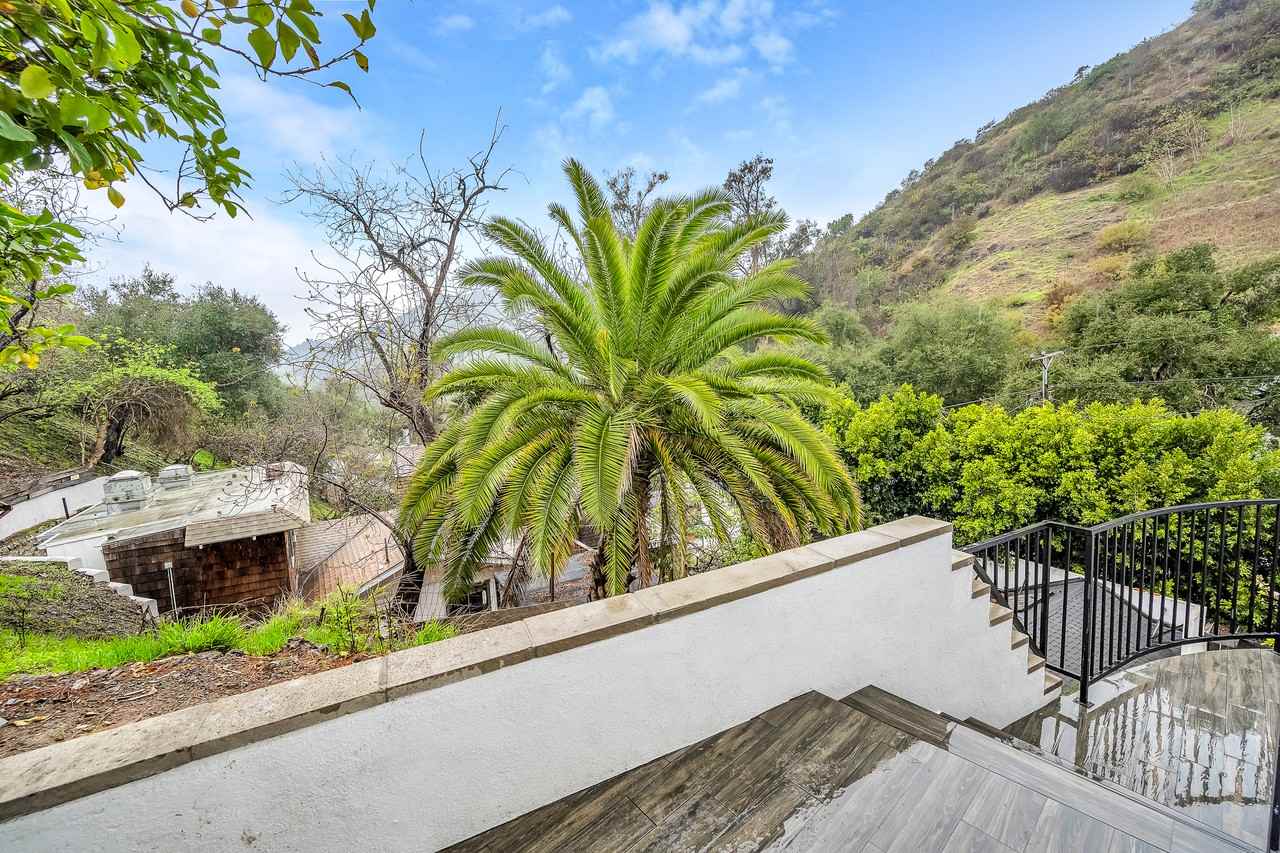9848 Portola Dr - Photo 4 of 37