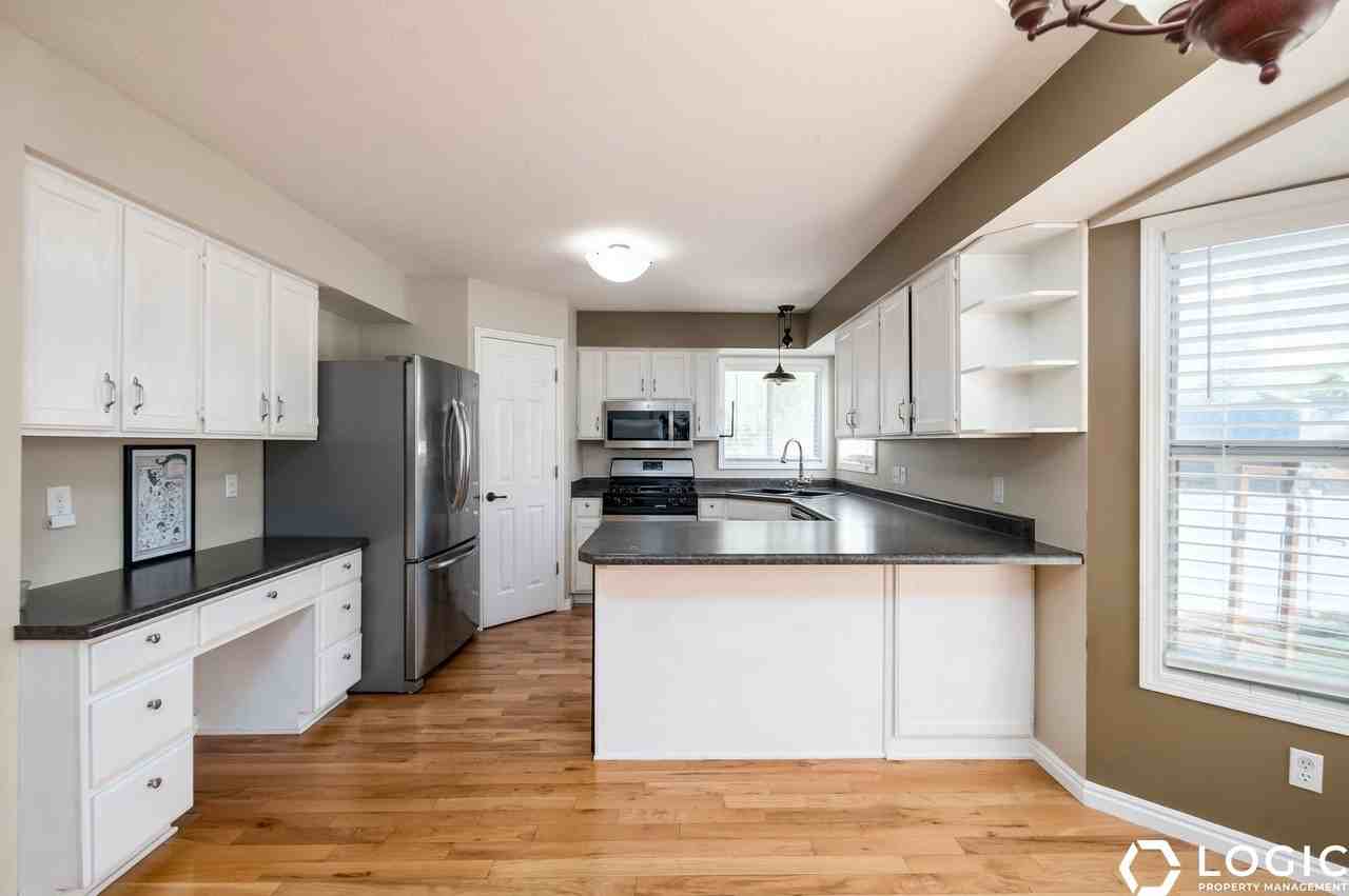 6427 S Travis James Ln - Photo 7 of 20