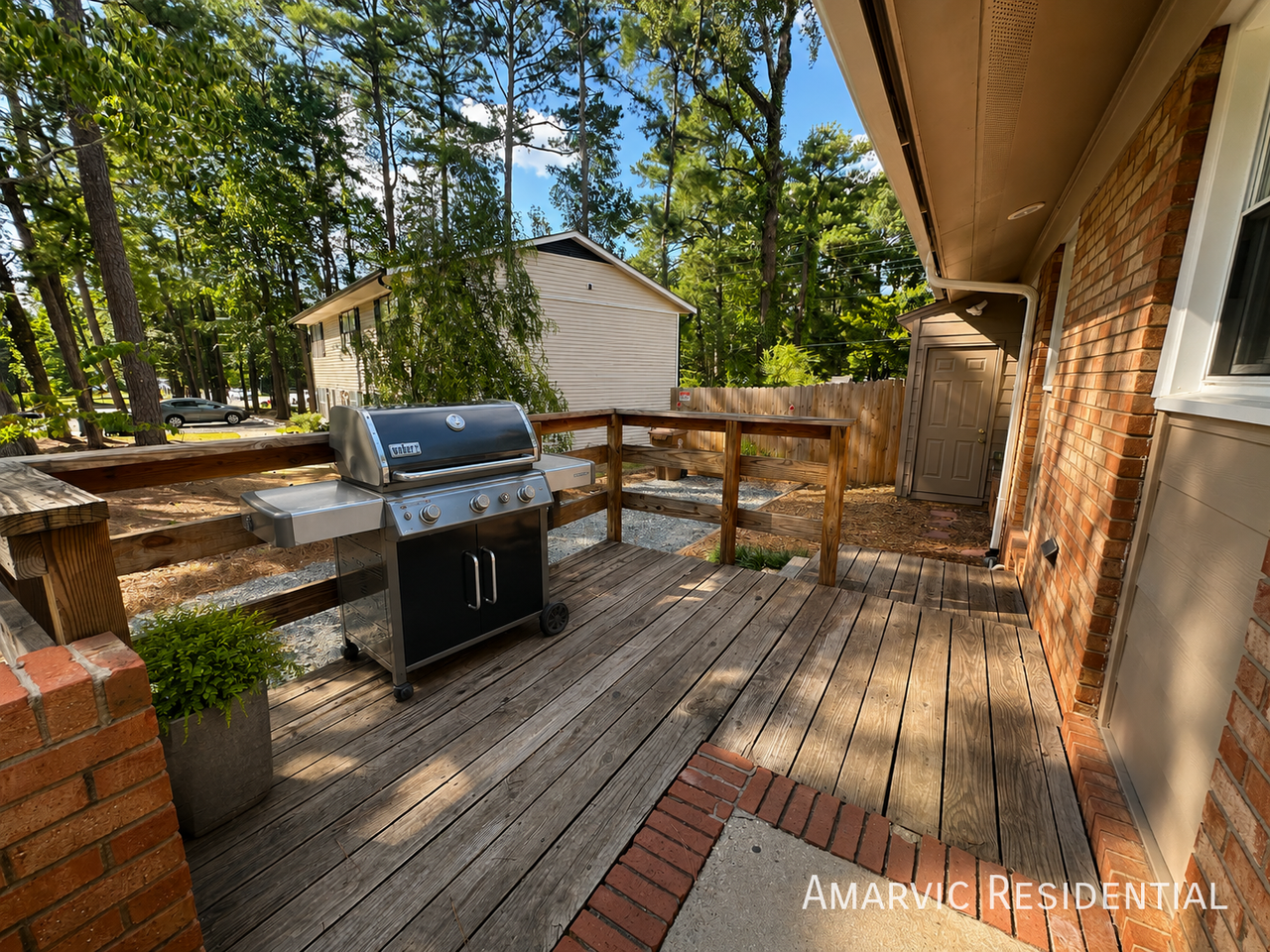 224 Adams St - Photo 4 of 20