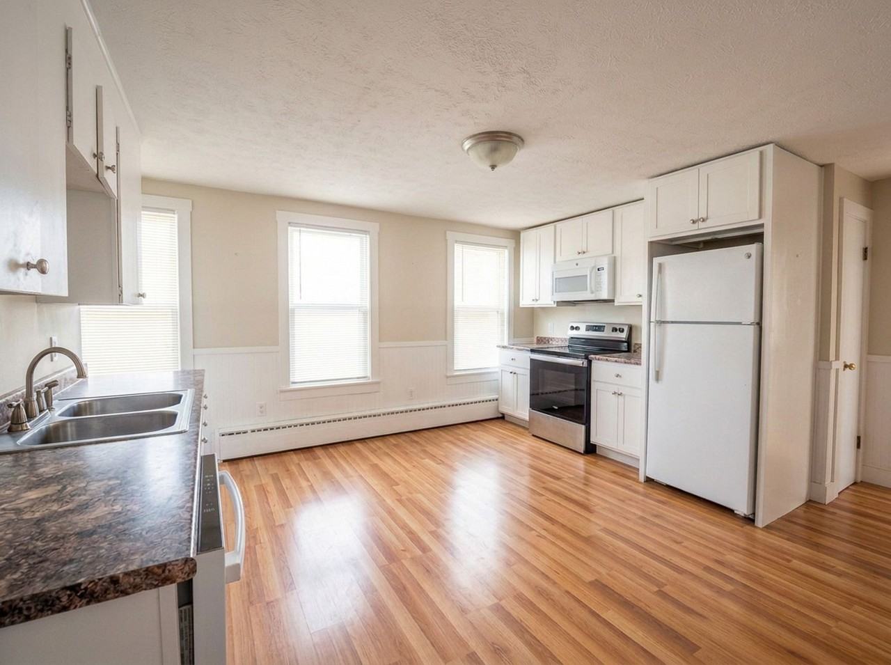 84 Birch St #101 - Photo 4 of 11