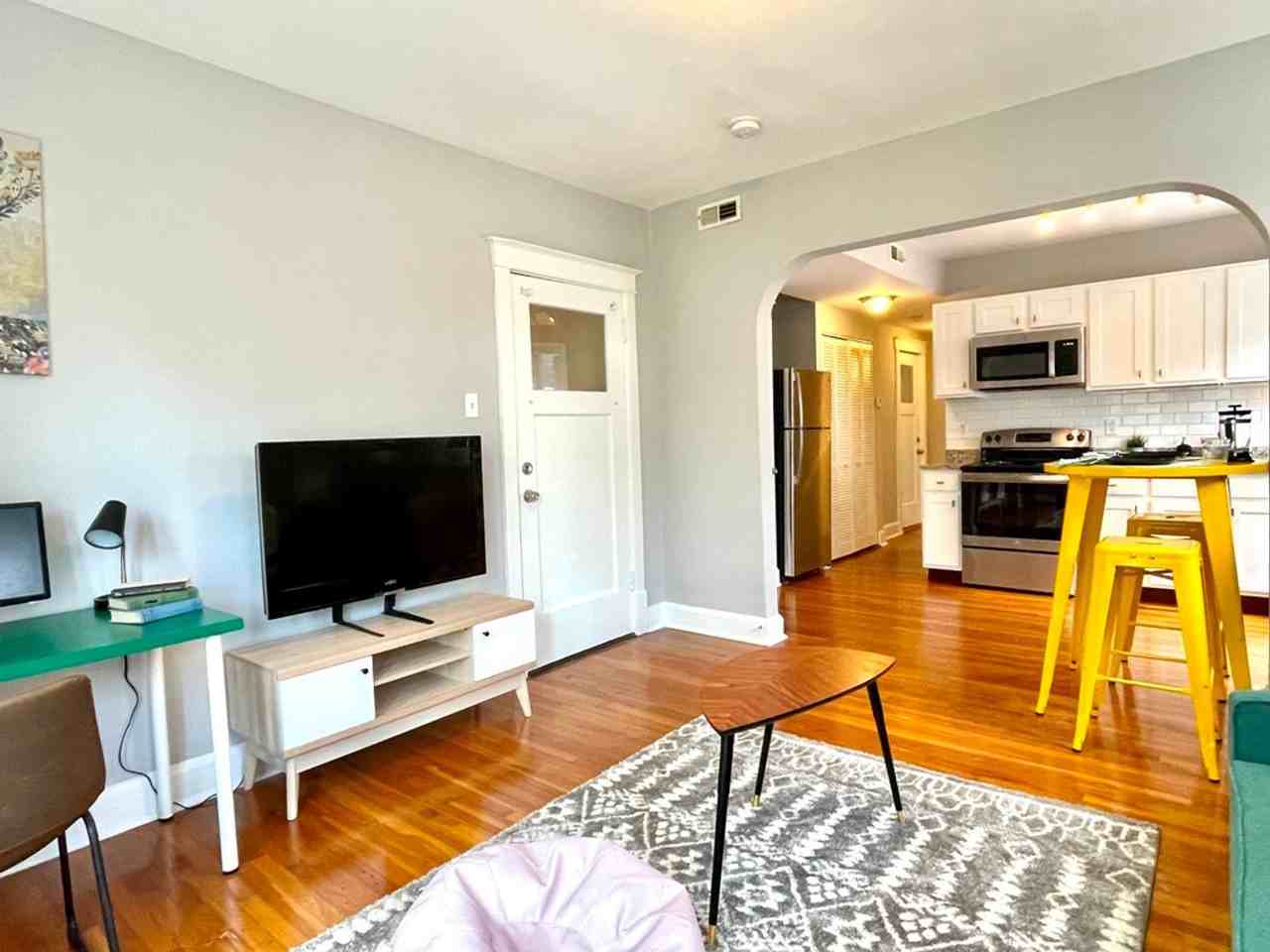 4543 Flad Ave #1E - Photo 3 of 14