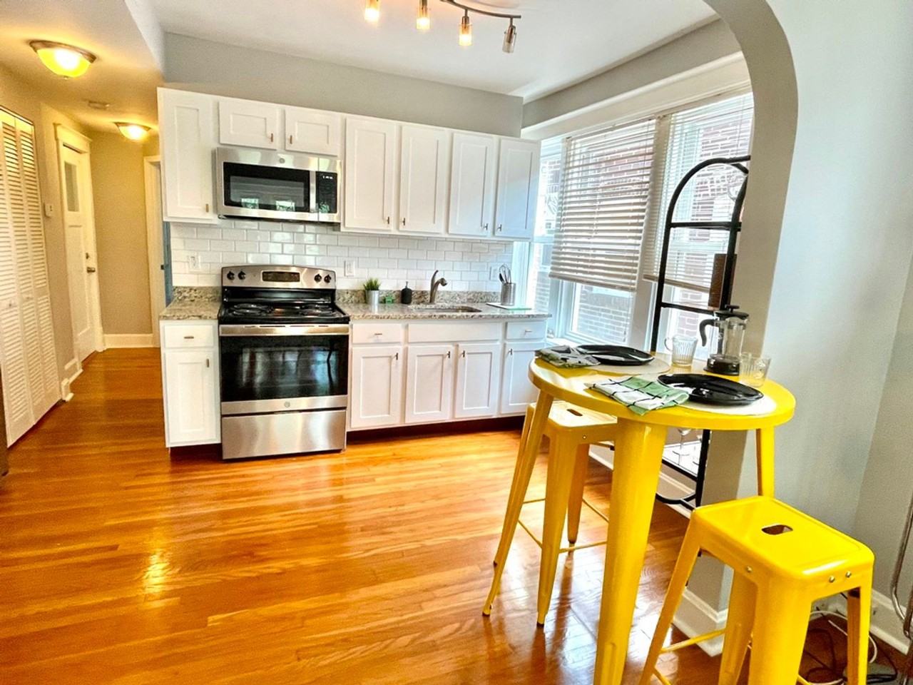 4543 Flad Ave #1E - Photo 7 of 14