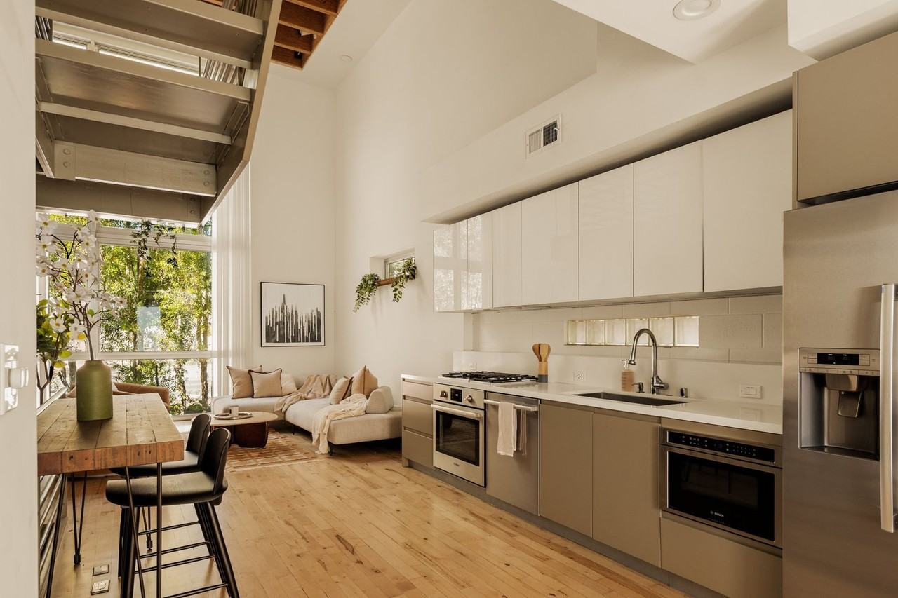3450 Cahuenga Blvd W #907 - Photo 4 of 27