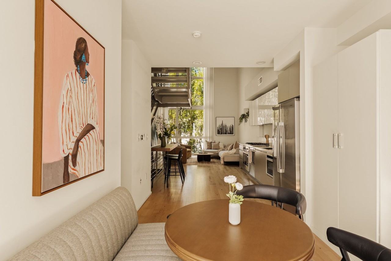 3450 Cahuenga Blvd W #907 - Photo 7 of 27