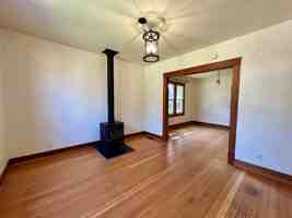 featured image of 606 W 10th Ave
