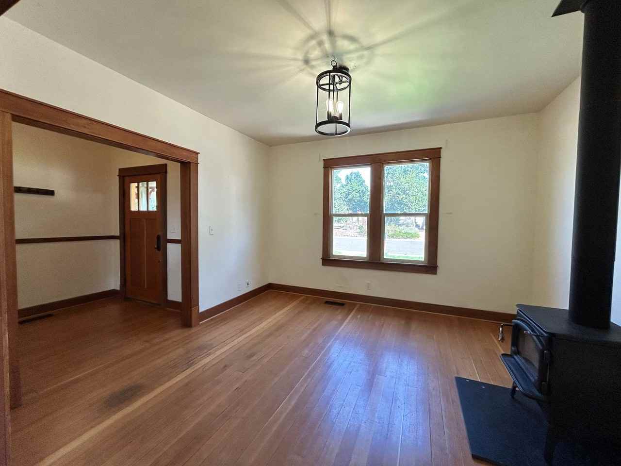 606 W 10th Ave - Photo 4 of 21
