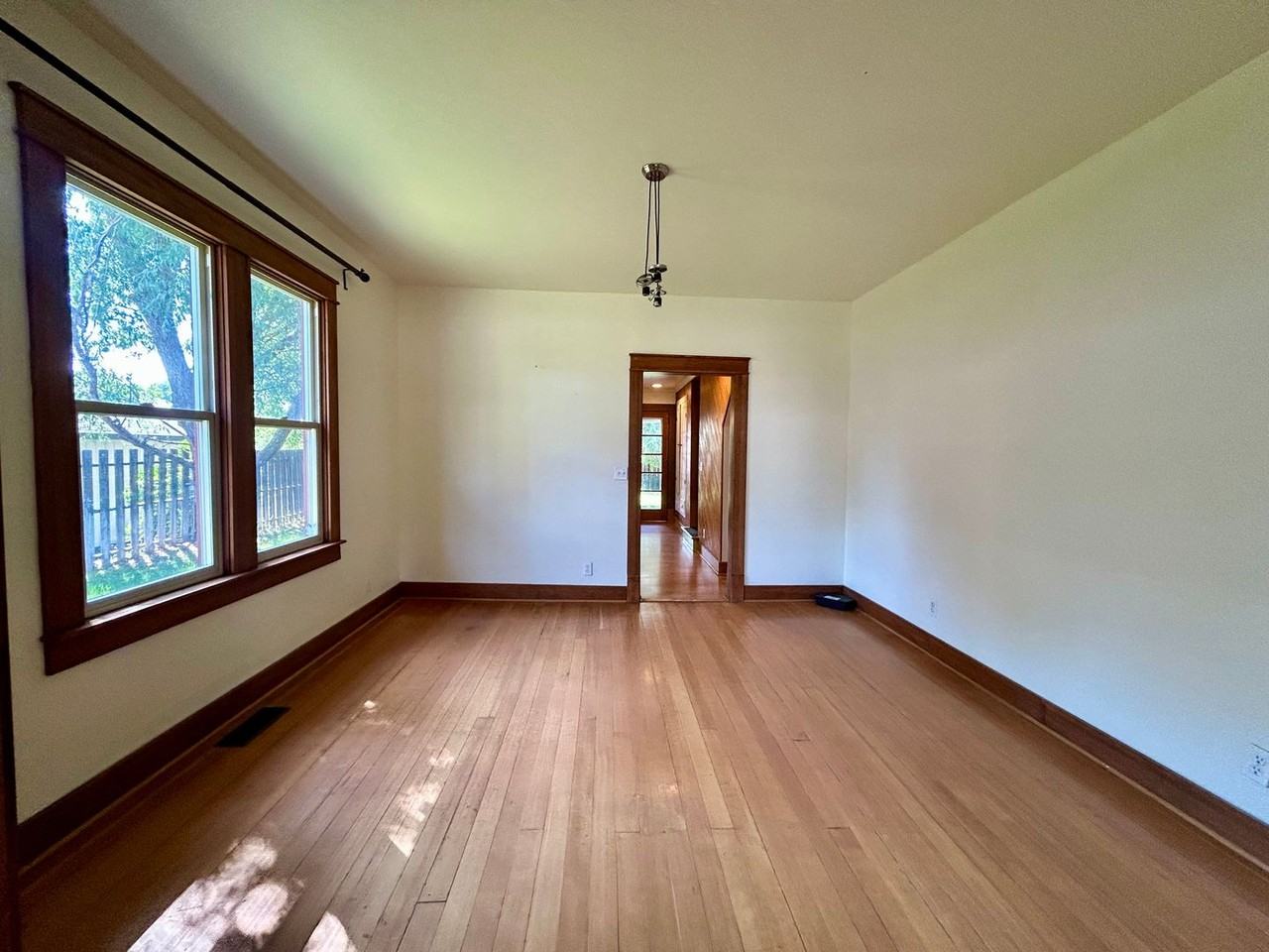 606 W 10th Ave - Photo 5 of 21