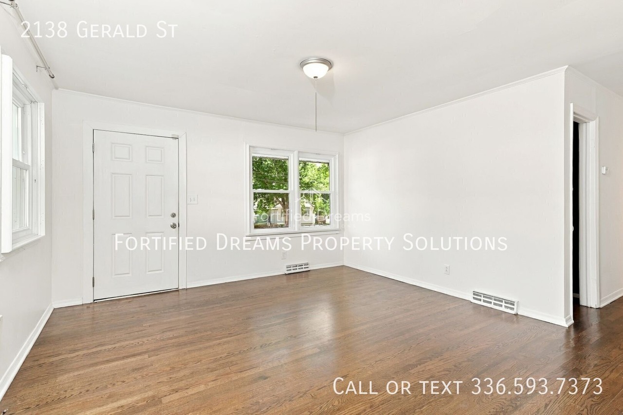2138 Gerald St - Photo 2 of 15