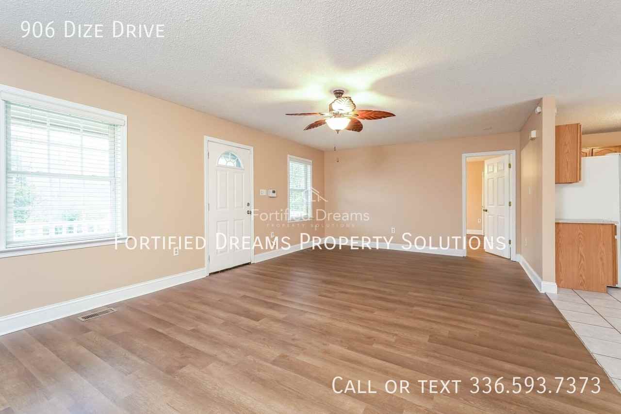 906 Dize Dr - Photo 6 of 21