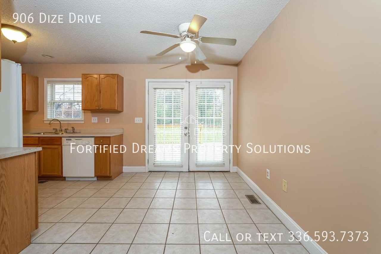 906 Dize Dr - Photo 7 of 21