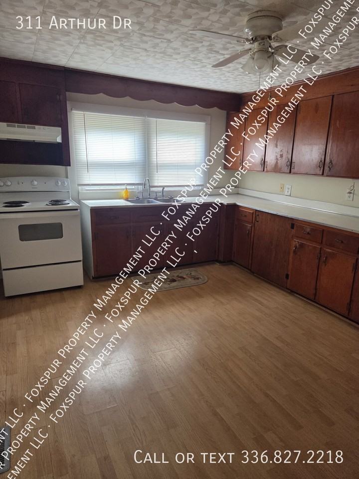 311 Arthur Dr - Photo 7 of 17