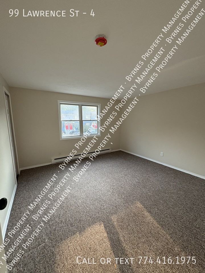99 Lawrence St #4 - Photo 6 of 11