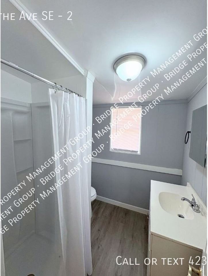 1290 Blythe Ave Se #2 - Photo 7 of 10