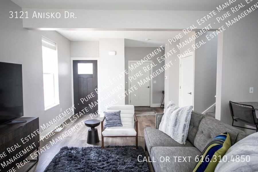 3121 Anisko Dr - Photo 3 of 20