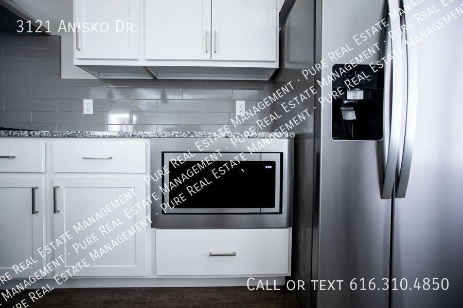 3121 Anisko Dr - Photo 5 of 20