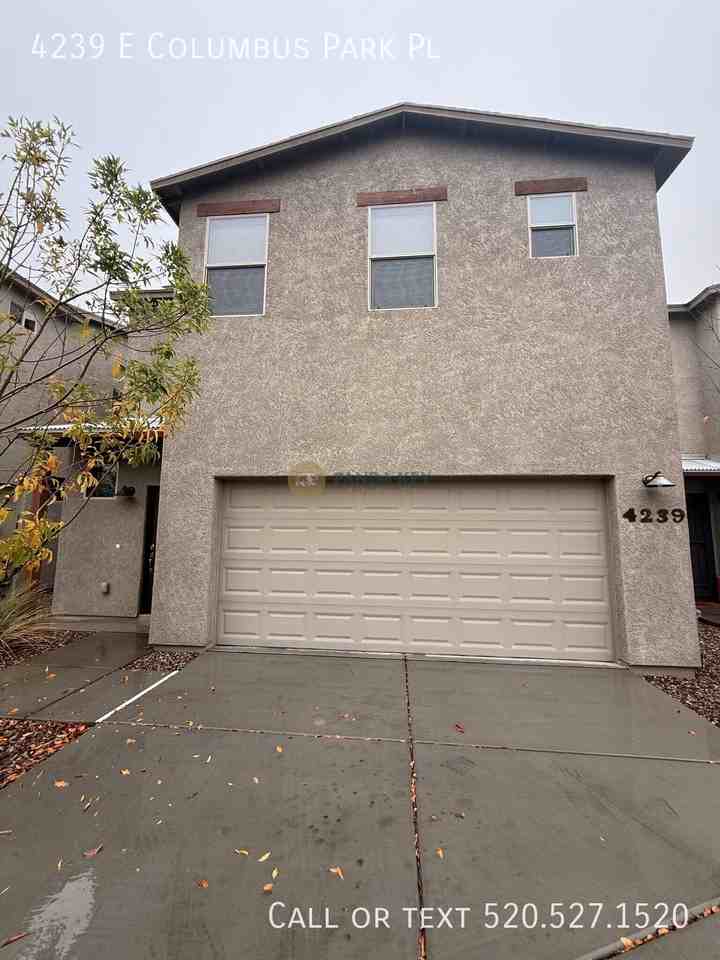 4239 E Columbus Park Pl