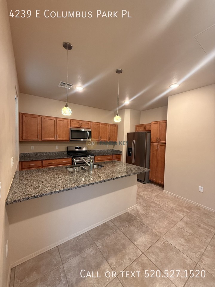 4239 E Columbus Park Pl - Photo 6 of 26