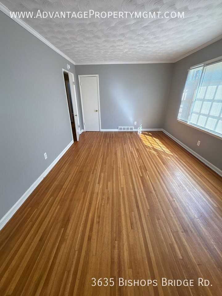 3635 Bishops Bridge Rd - Photo 5 of 23