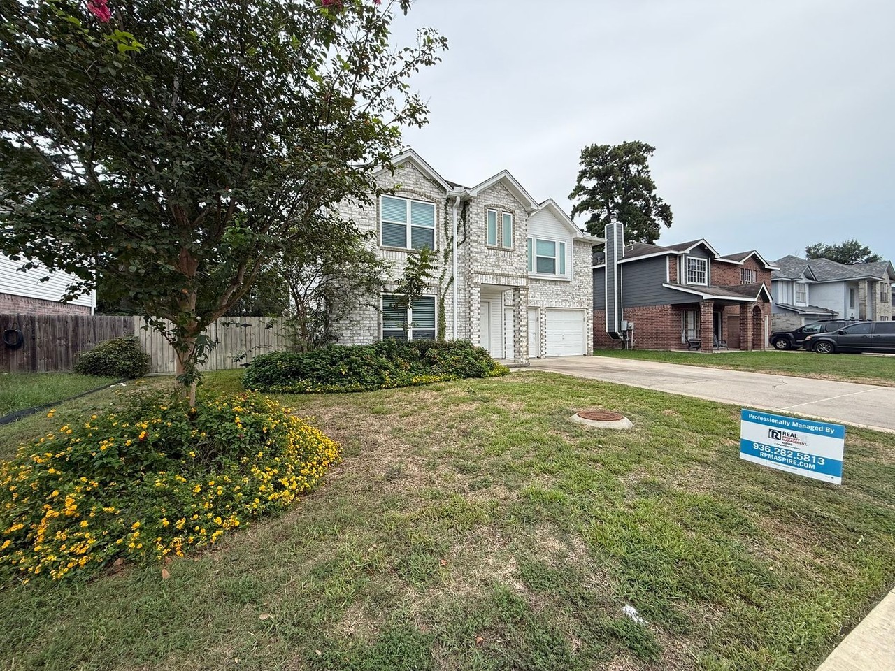2722 Springstone Dr - Photo 3 of 32