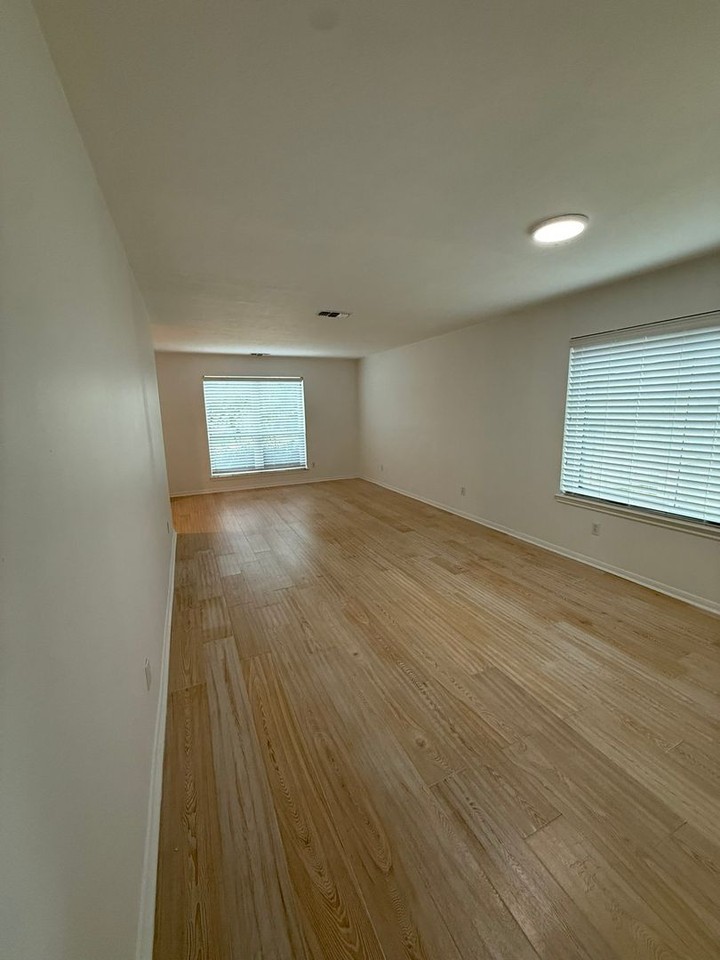 2722 Springstone Dr - Photo 4 of 32