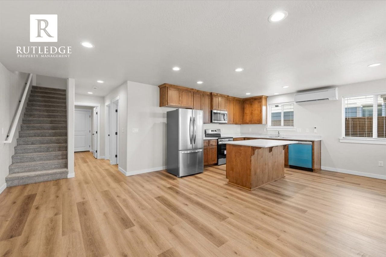 1105 Annalise St - Photo 3 of 19