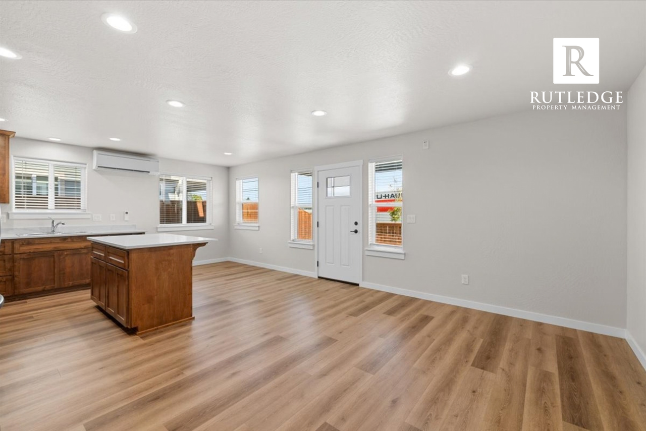 1105 Annalise St - Photo 5 of 19