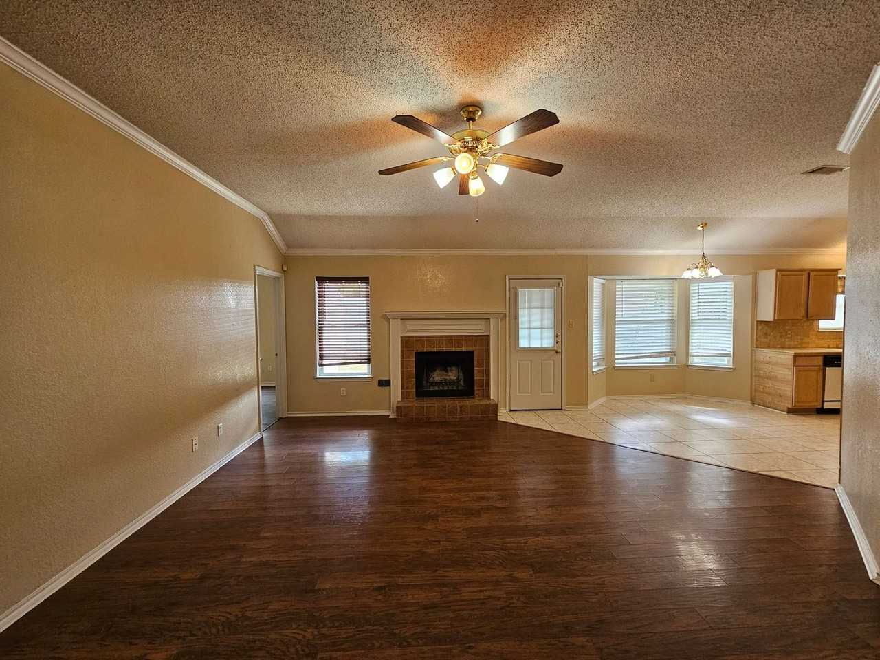 4705 Colby Dr - Photo 3 of 21