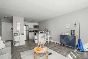 featured image of 1126 Stratford Ave