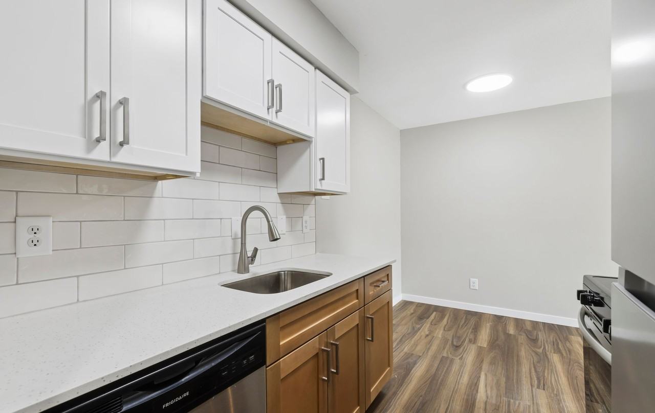 1325 Jersey Ave - Photo 2 of 15