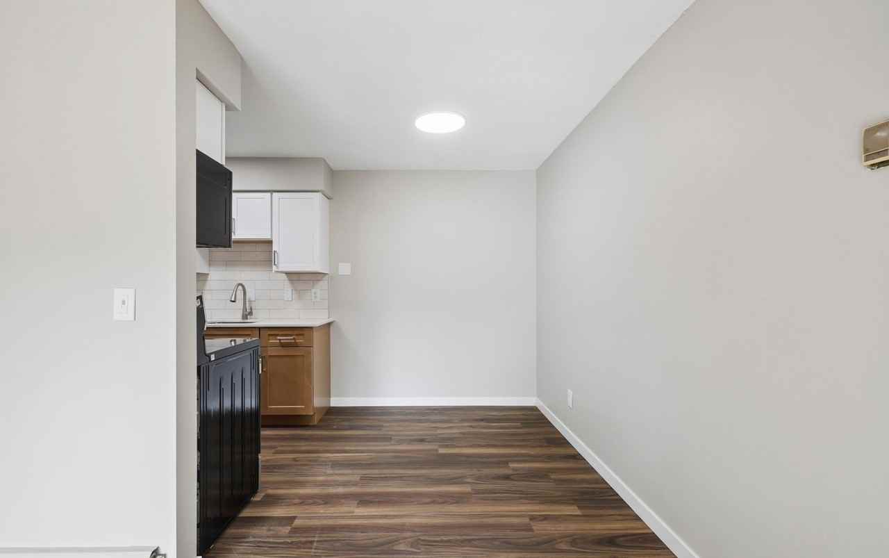1325 Jersey Ave - Photo 4 of 15