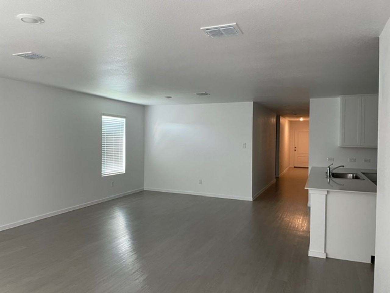 10025 Southwest Dr - Photo 2 of 14