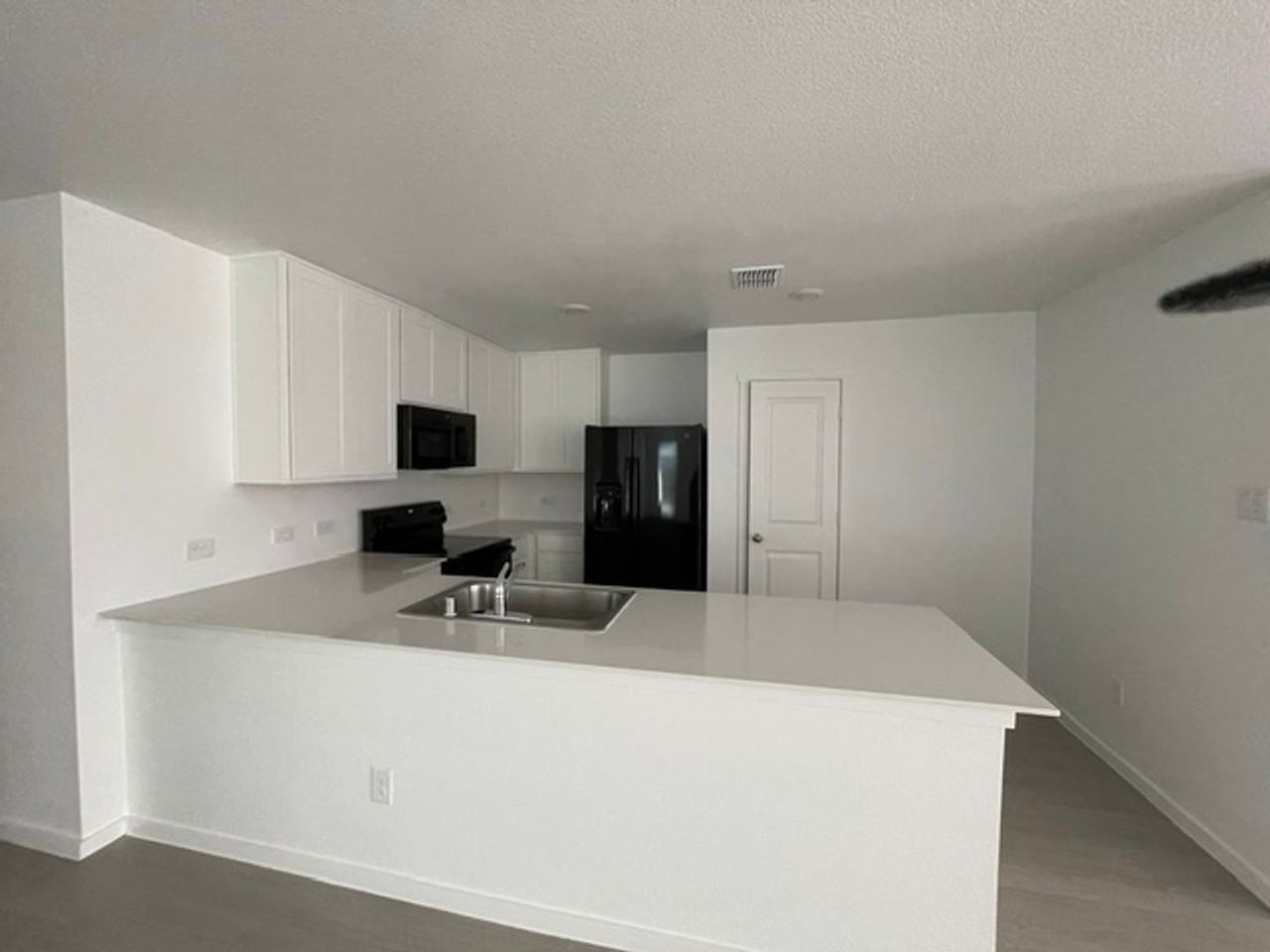 10025 Southwest Dr - Photo 6 of 14