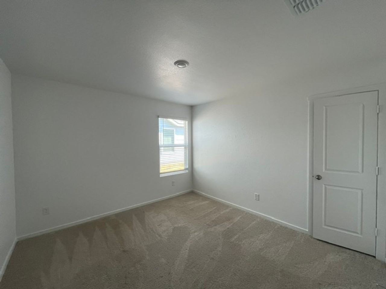 10025 Southwest Dr - Photo 7 of 14