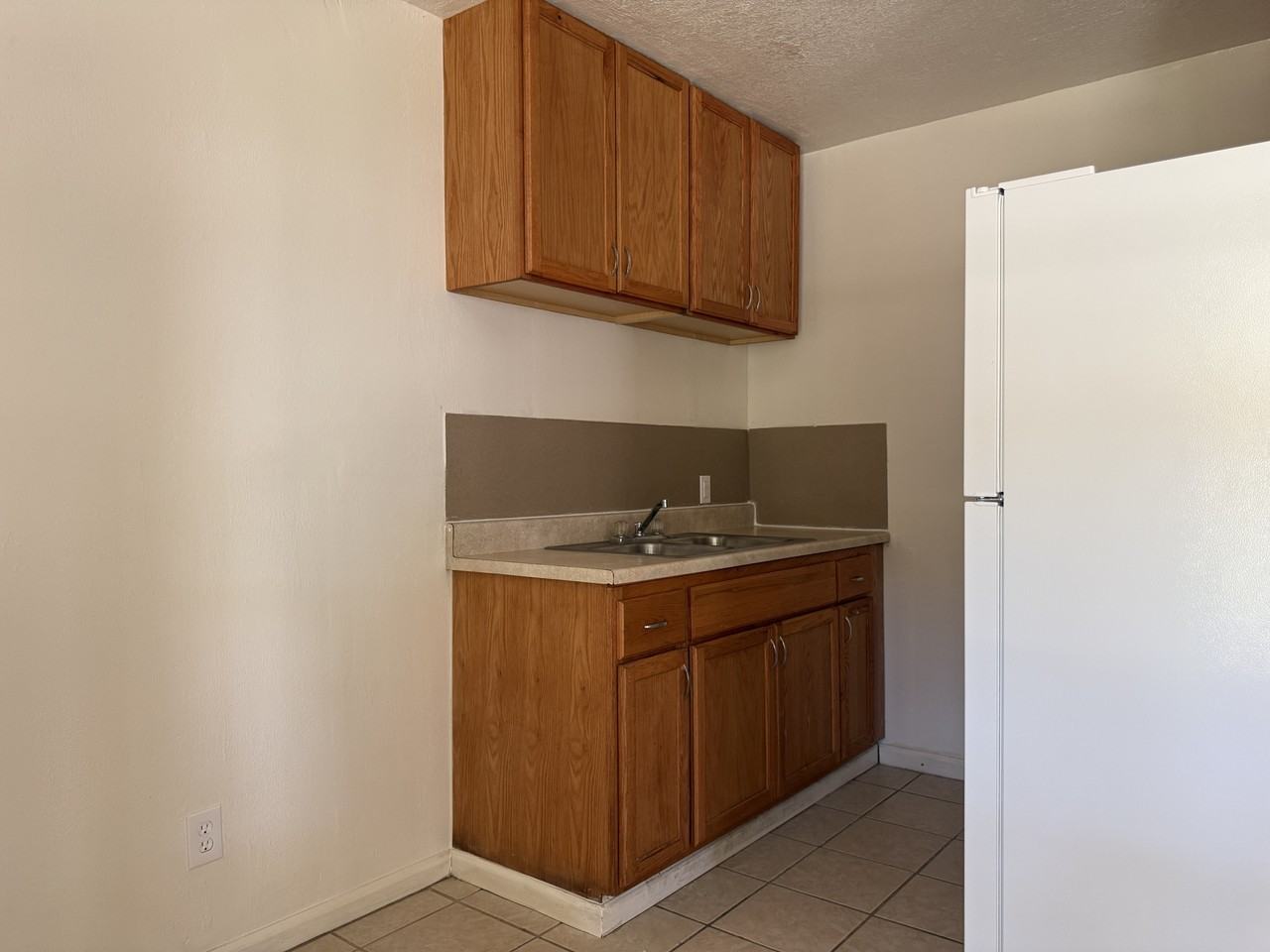 309 Root Avenue - Photo 4 of 7