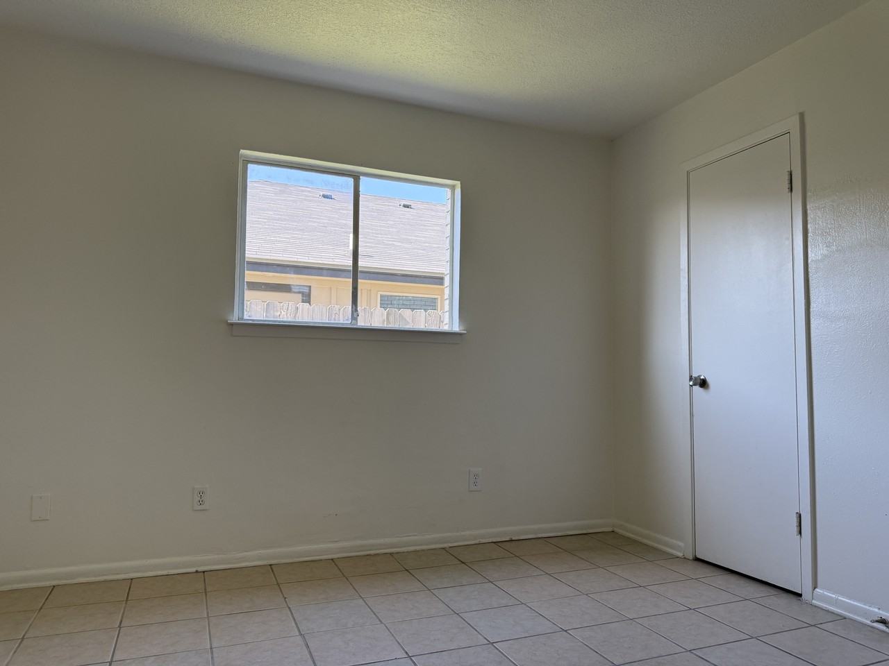 309 Root Avenue - Photo 5 of 7