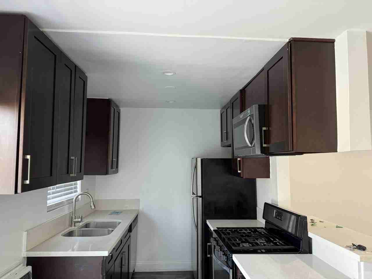 1327 S St. Andrews Pl - Photo 4 of 16