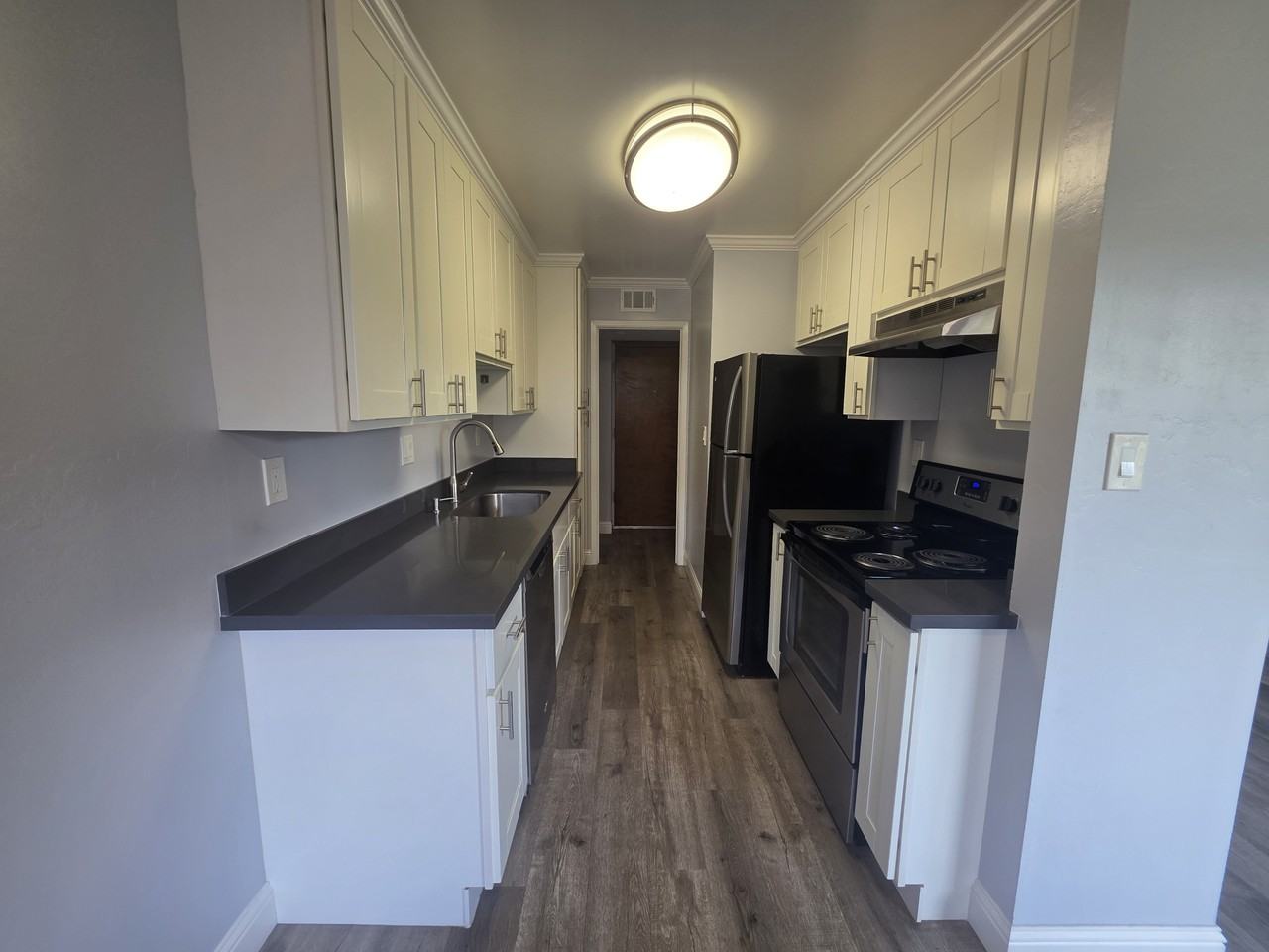 131 Elm Street - Photo 4 of 11