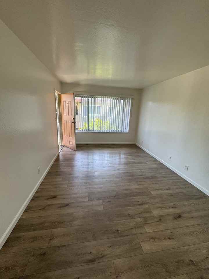 701 9th Avenue - Photo 5 of 11