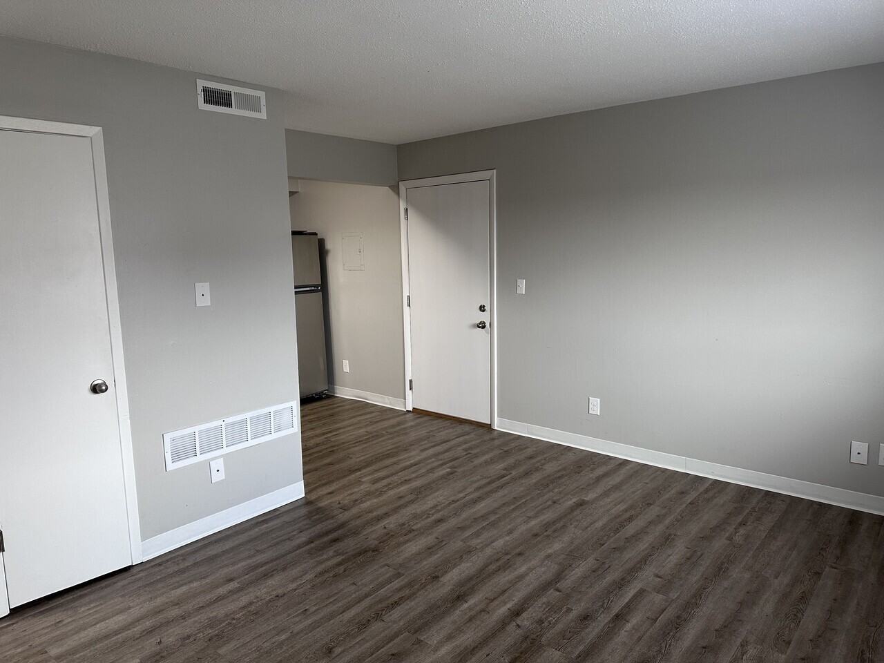 1014-1028 Shagbark Drive - Photo 3 of 12