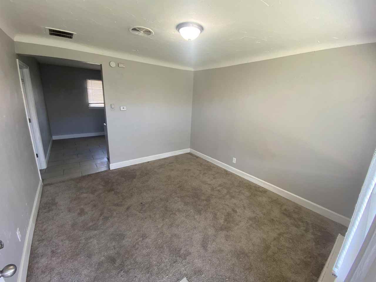 1103 7th Street - Photo 2 of 11