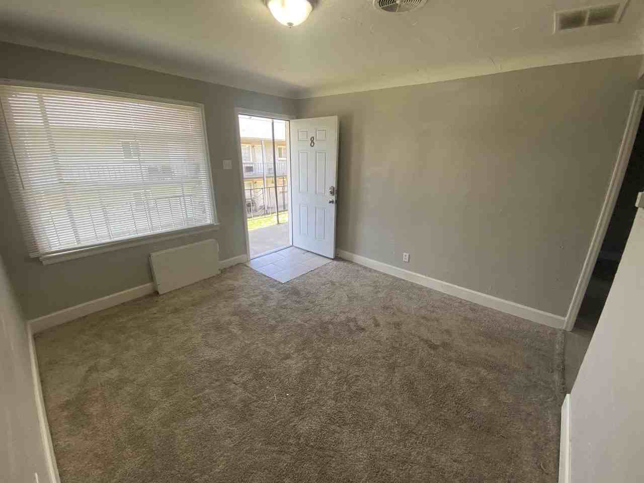 1103 7th Street - Photo 3 of 11