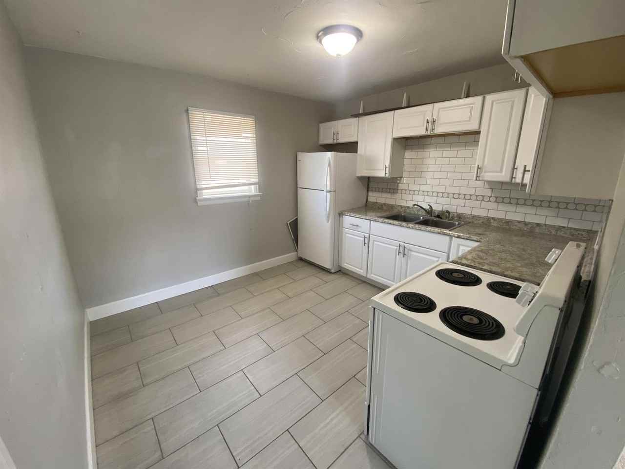 1103 7th Street - Photo 4 of 11