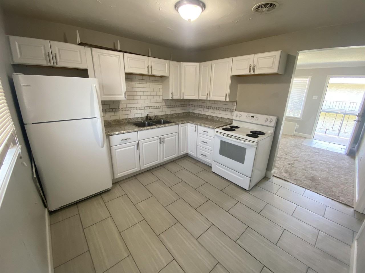 1103 7th Street - Photo 5 of 11