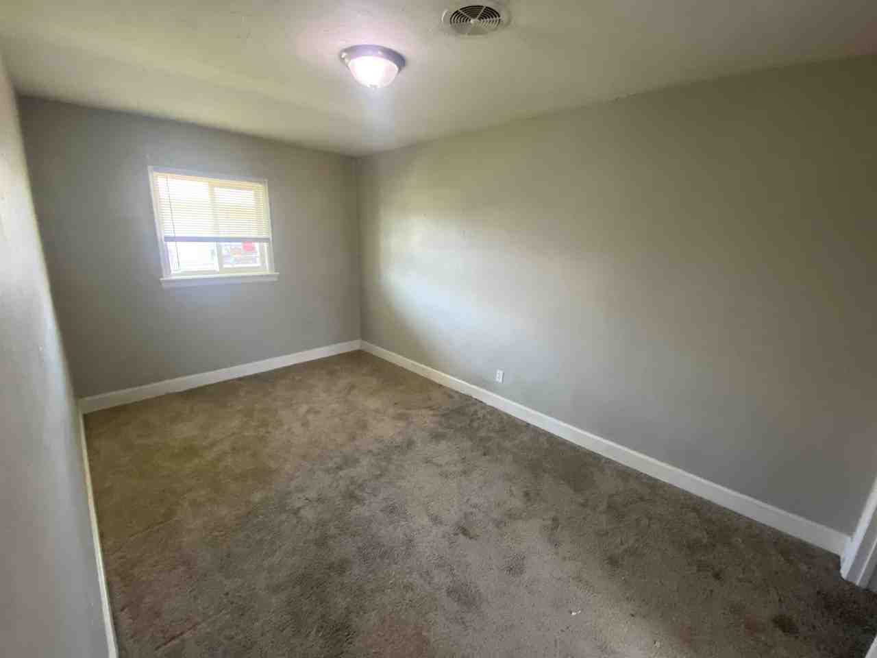 1103 7th Street - Photo 6 of 11