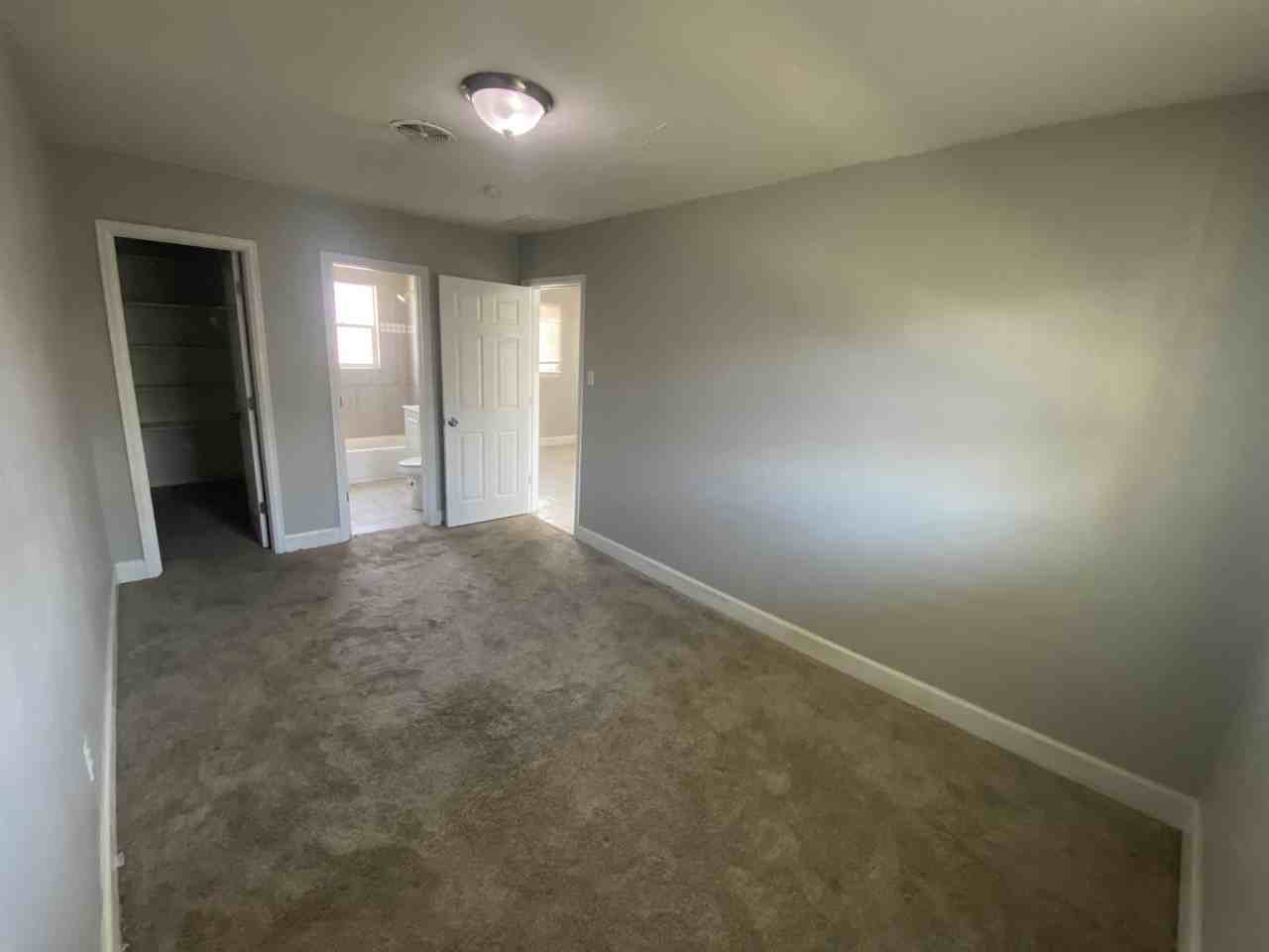 1103 7th Street - Photo 7 of 11