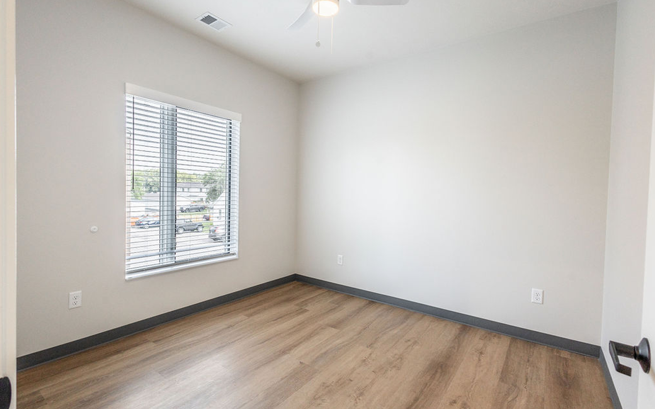 615 Carey Avenue - Photo 5 of 10